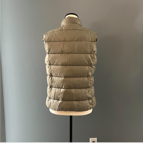 Mango Khaki green puffer vest with full zip closure and two zip pockets - Picture 4 of 4